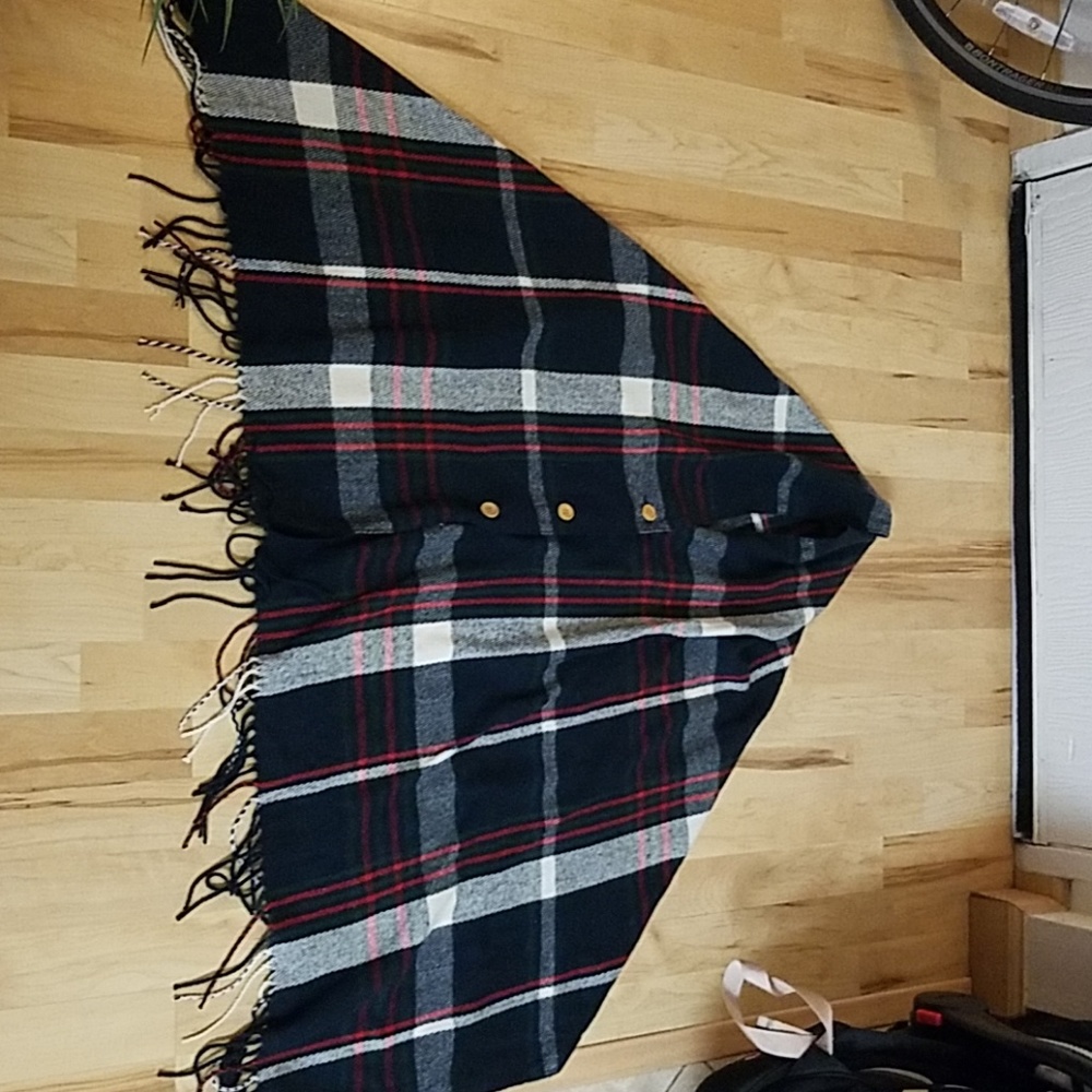 Chic Plaid Poncho/Scarf